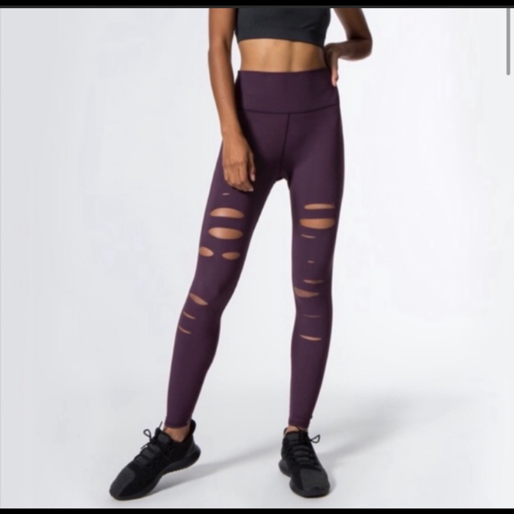 High Waisted Alo Ripped Warrior Leggings Small